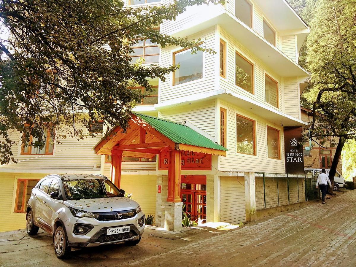 Hotel Rising Star Near To Mall Road #Budgetfriendly #Bigrooms #Garden #Bonfire #Parking #Forestview #Mountainview Manāli Exteriör bild
