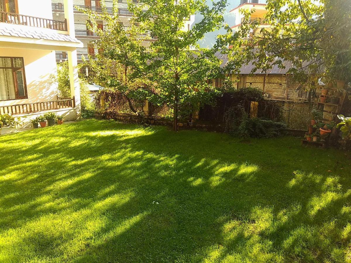 Hotel Rising Star Near To Mall Road #Budgetfriendly #Bigrooms #Garden #Bonfire #Parking #Forestview #Mountainview Manāli Exteriör bild