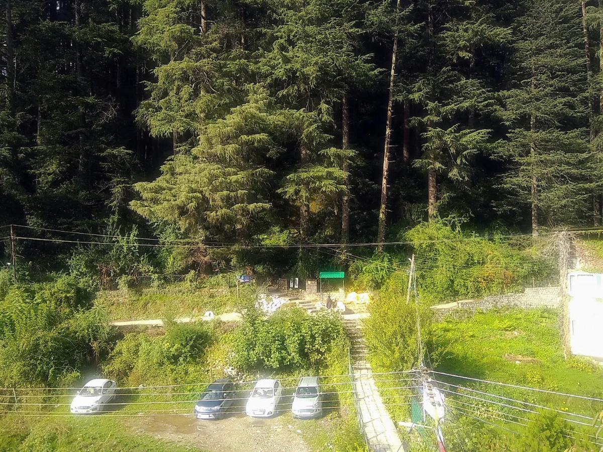 Hotel Rising Star Near To Mall Road #Budgetfriendly #Bigrooms #Garden #Bonfire #Parking #Forestview #Mountainview Manāli Exteriör bild