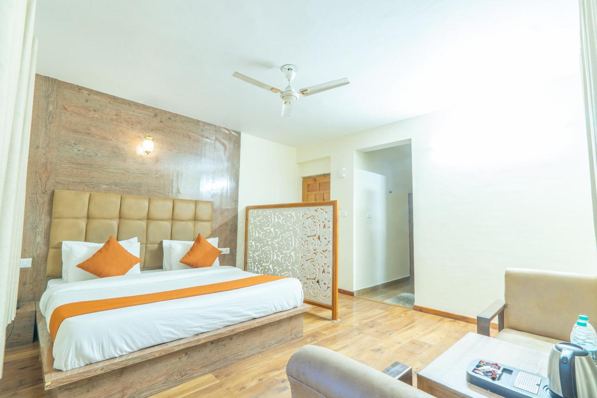 Hotel Rising Star Near To Mall Road #Budgetfriendly #Bigrooms #Garden #Bonfire #Parking #Forestview #Mountainview Manāli Exteriör bild